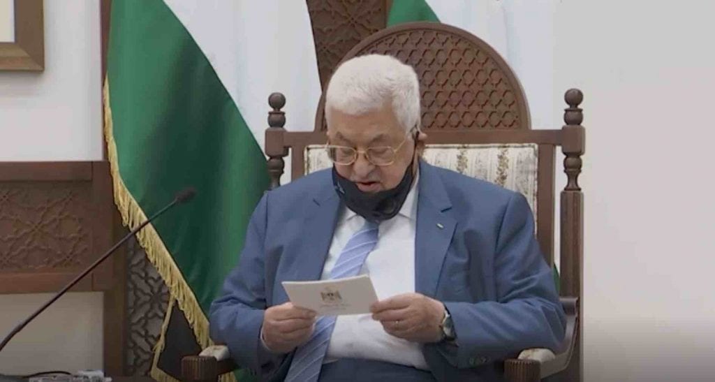 محمود عباس يعين "الحلو" لـ رئاسة الشرطة الفلسطينية و"عطالله" يتغيب عن الاعلام