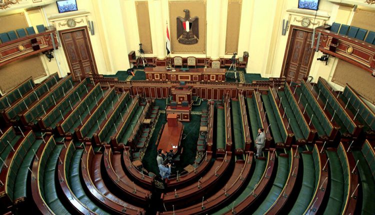 فصل موظفين الإخوان