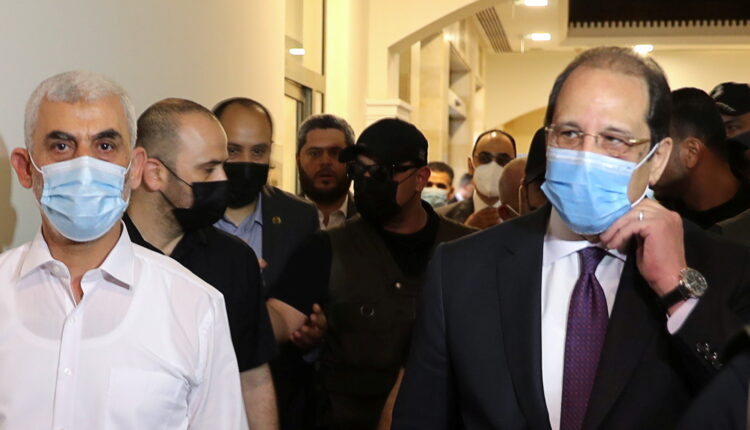 رئيس المخابرات المصرية يجري محادثات مع حماس لتثبيت التهدئة في غزة