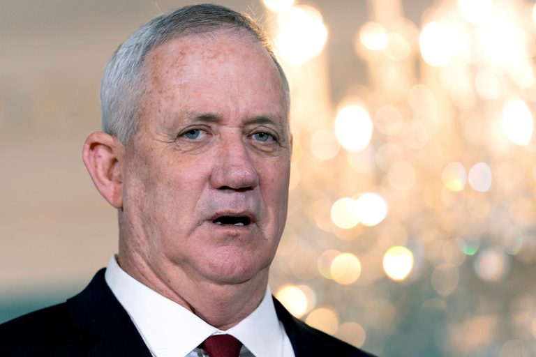 عباس والسلطة