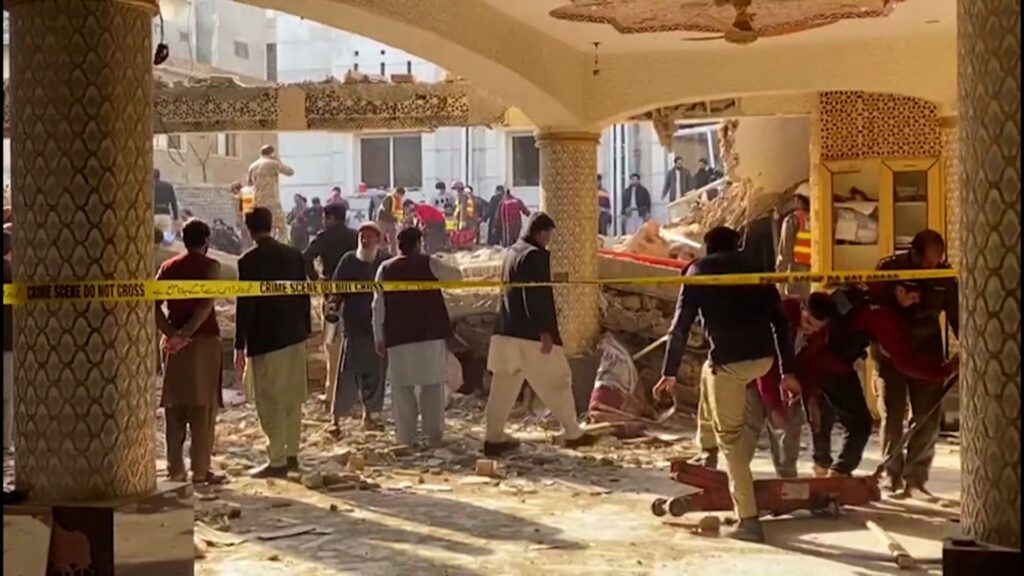 تفجير مسجد باكستان