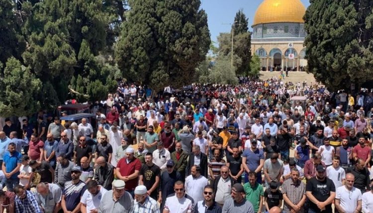 صلاة الغائب في المسجد الأقصى