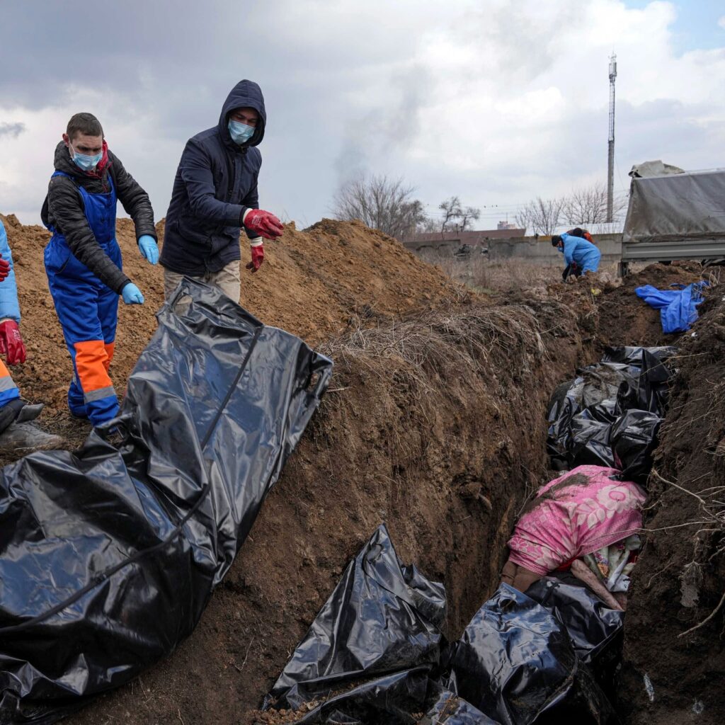 المقابر الجماعية في اوكرانيا