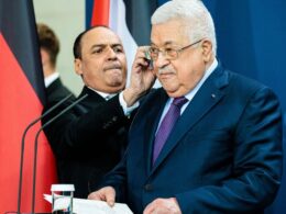 خليفة محمود عباس