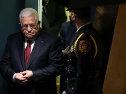 علاقة عباس مع إسرائيل