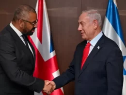 وزير الخارجية البريطاني وعباس